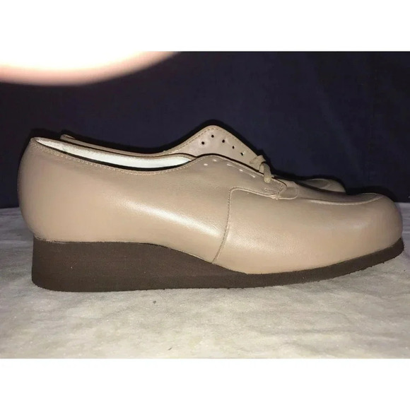 P. W. Minor Orthopedic Beige Lace Up Wedge Heel Comfort Shoe 10 AA Narrow - Picture 4 of 8